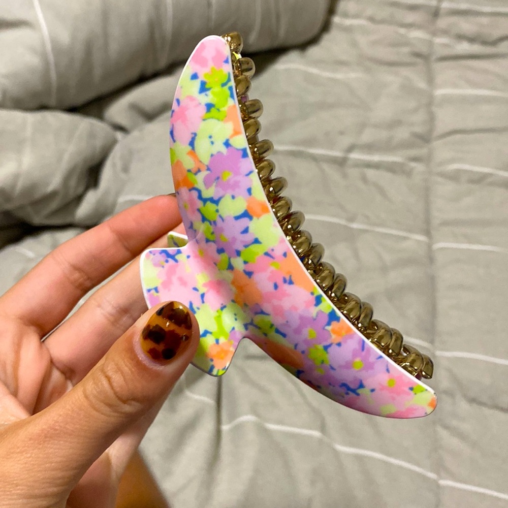 floral and gold claw clip